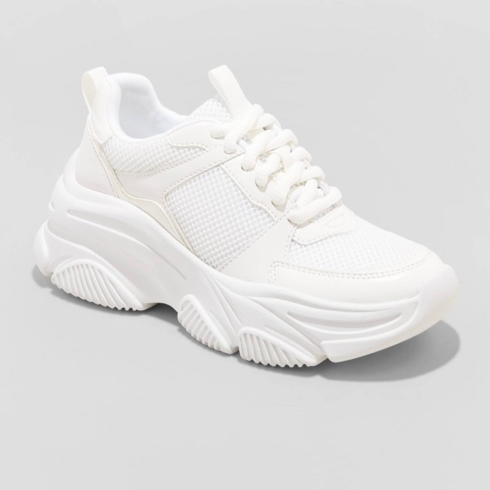 Women’s chunky white sneaker